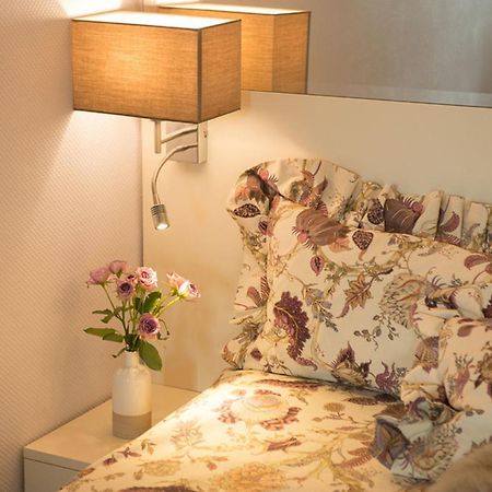 Hartha Apartment Bagian luar foto