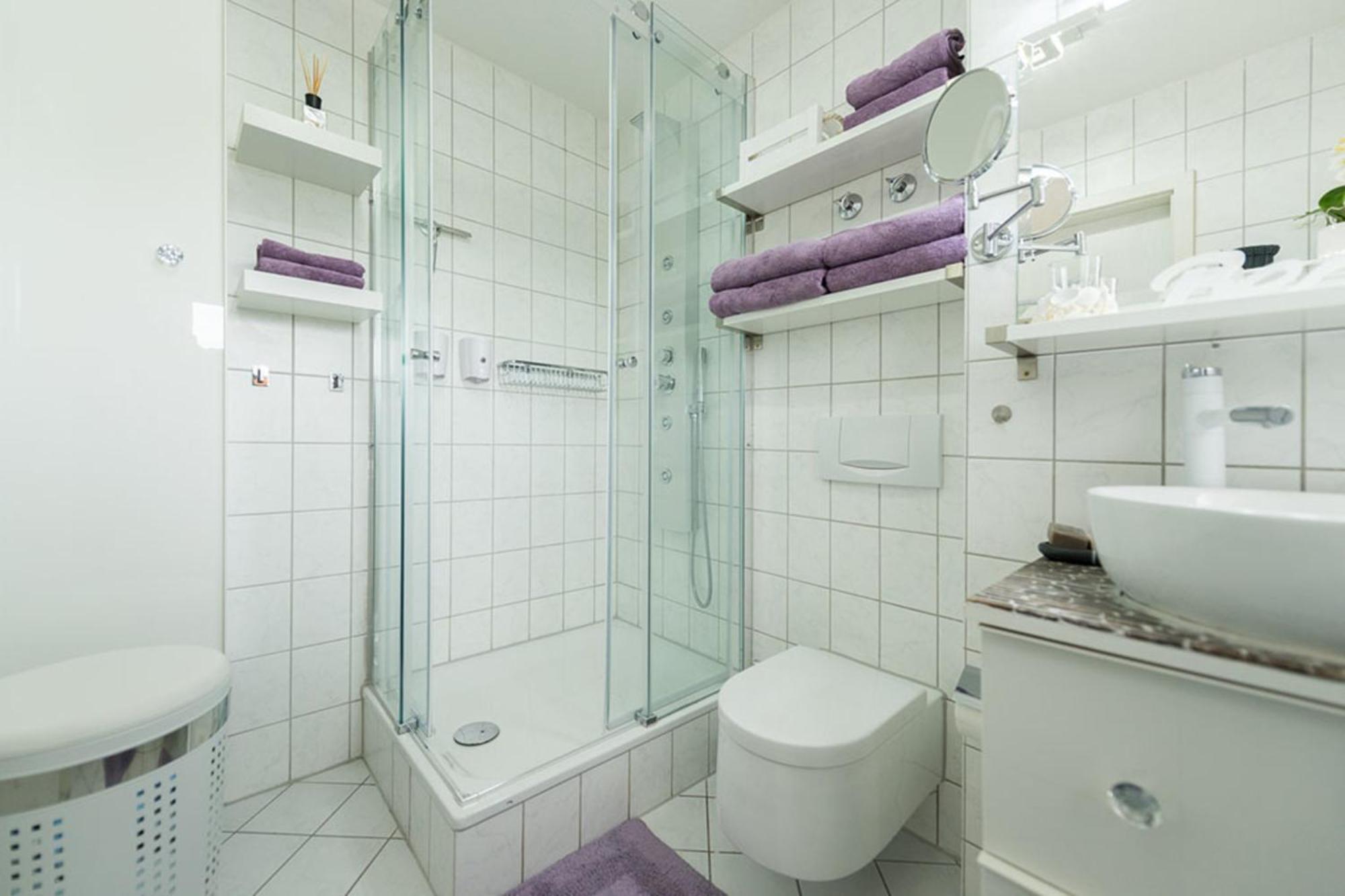 Hartha Apartment Bagian luar foto